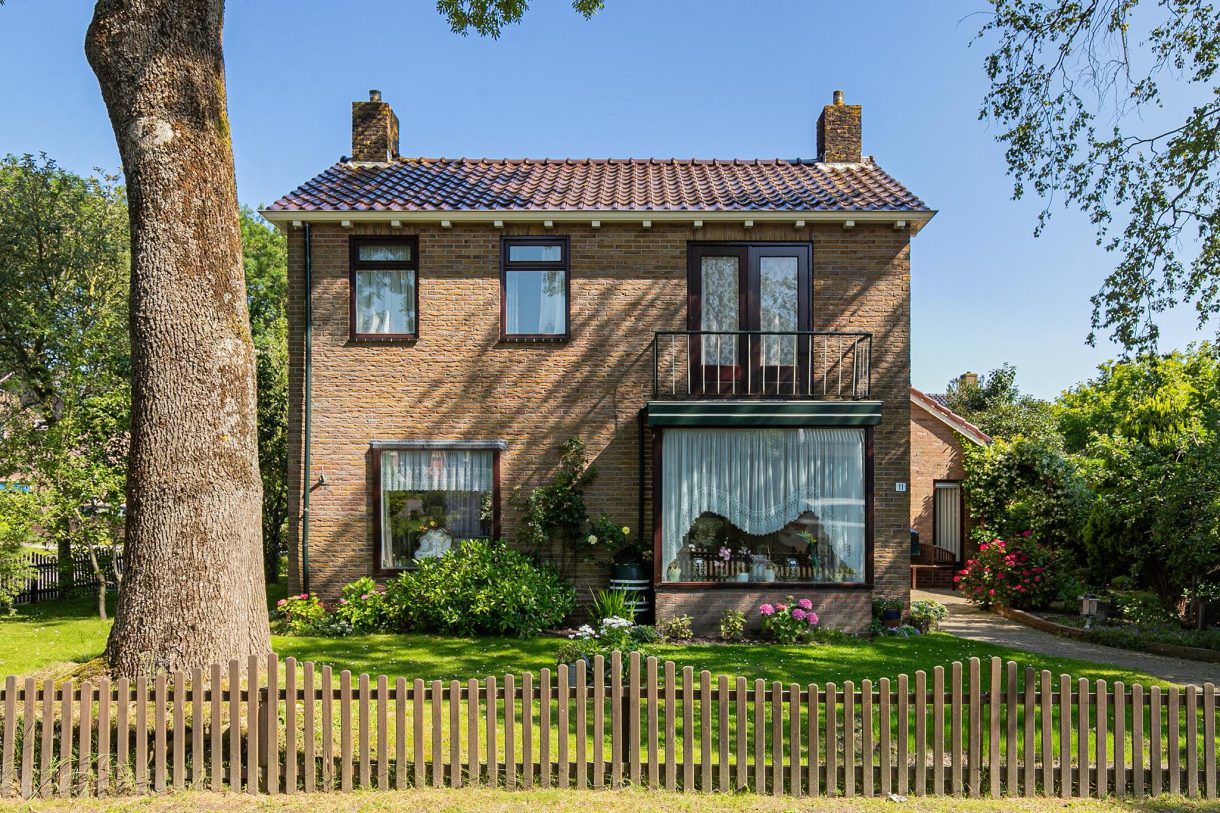 Te koop: Foto Woonhuis aan de Aykema Burchtstraat 11 in Grijpskerk