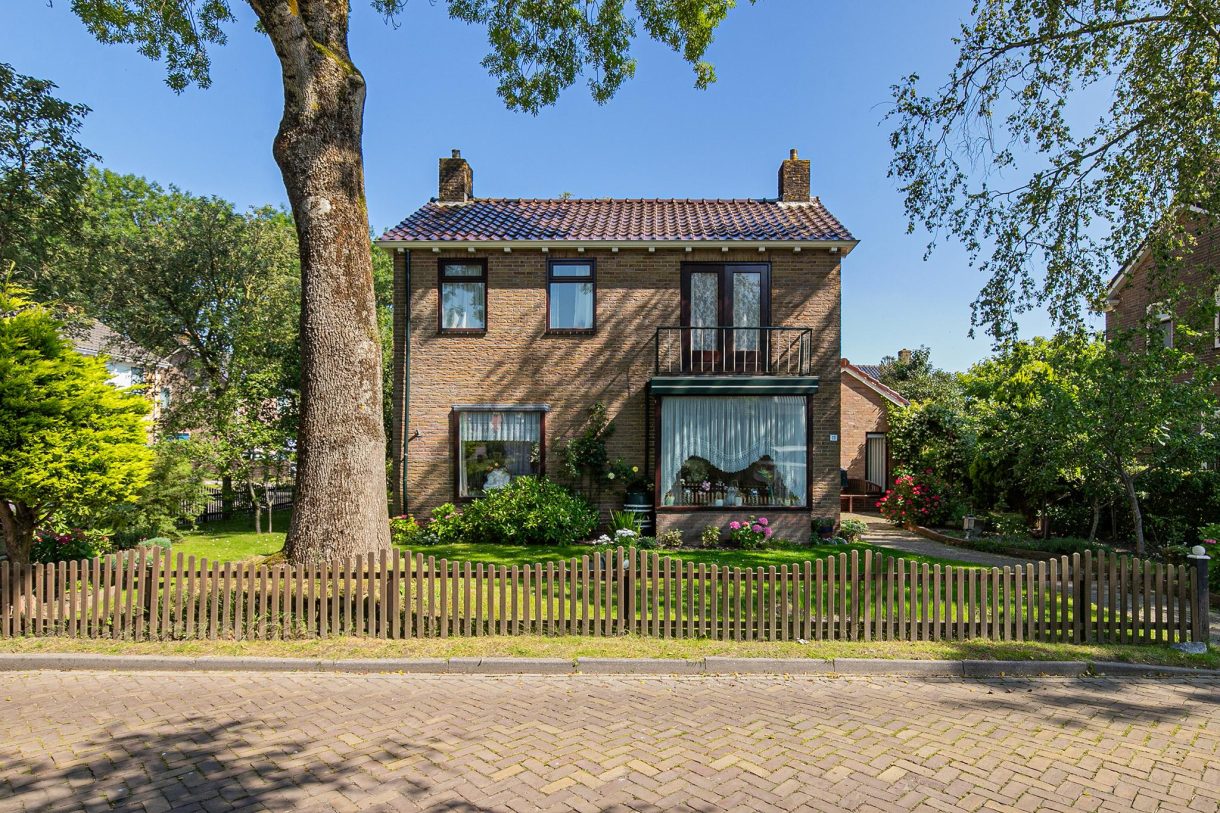 Te koop: Foto Woonhuis aan de Aykema Burchtstraat 11 in Grijpskerk