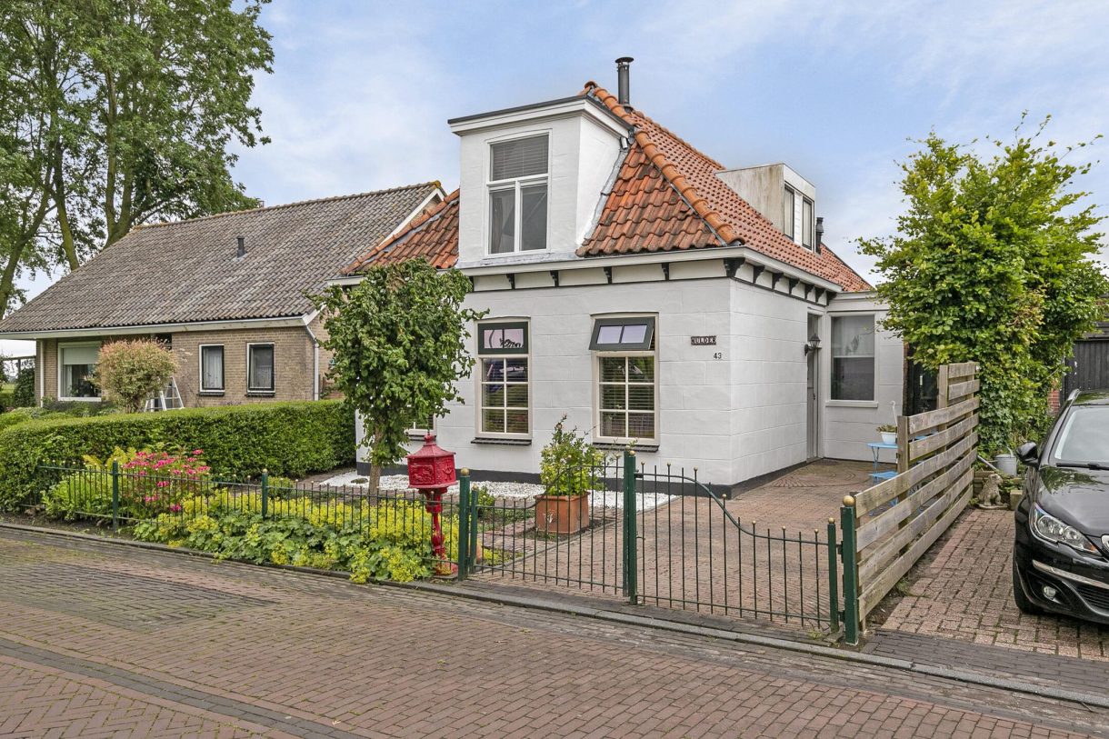 Te koop: Foto Woonhuis aan de Molenstraat 43 in Grijpskerk
