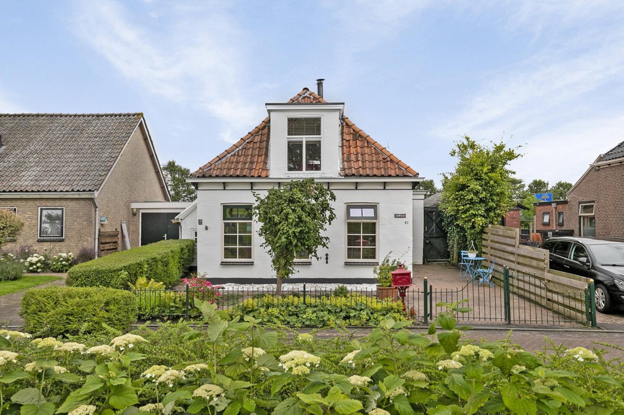 Te koop: Foto Woonhuis aan de Molenstraat 43 in Grijpskerk