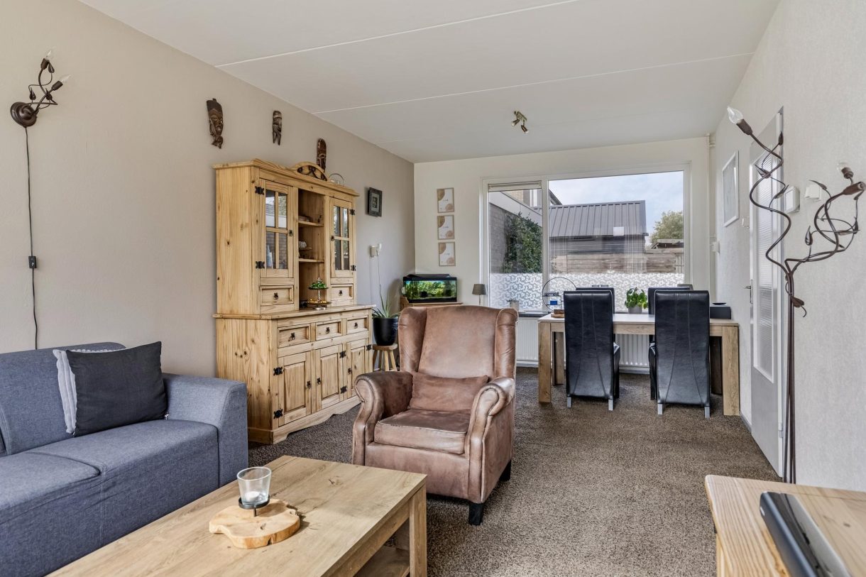 Te koop: Foto Woonhuis aan de Kerkstraat 10 in Munnekezijl