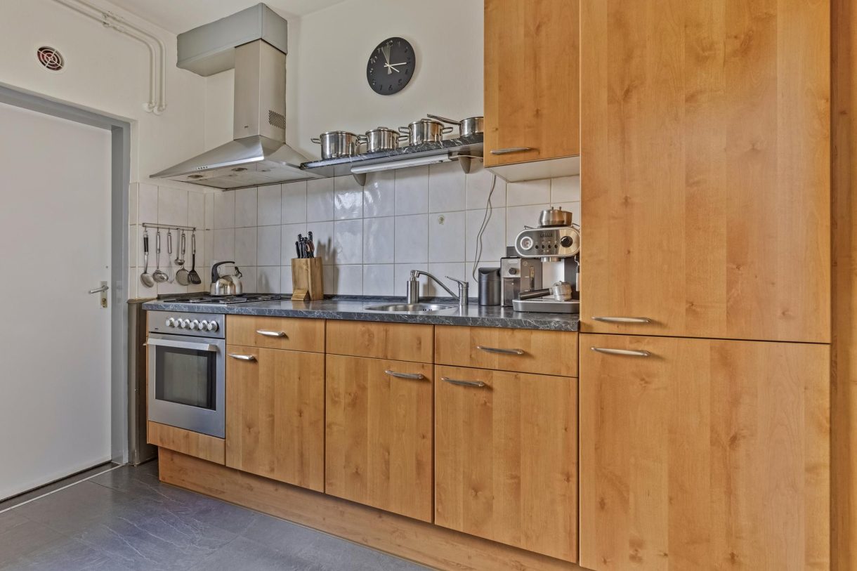 Te koop: Foto Woonhuis aan de Kerkstraat 10 in Munnekezijl