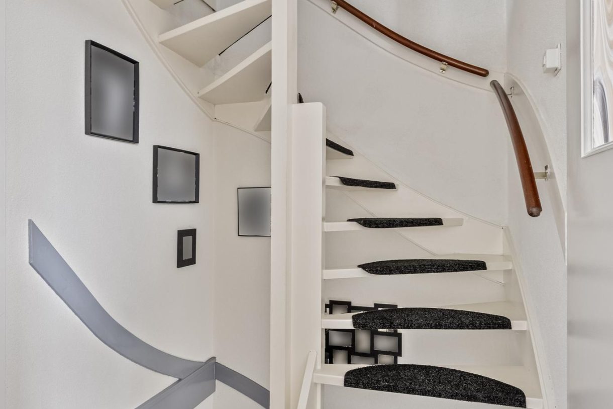 Te koop: Foto Woonhuis aan de Kerkstraat 10 in Munnekezijl