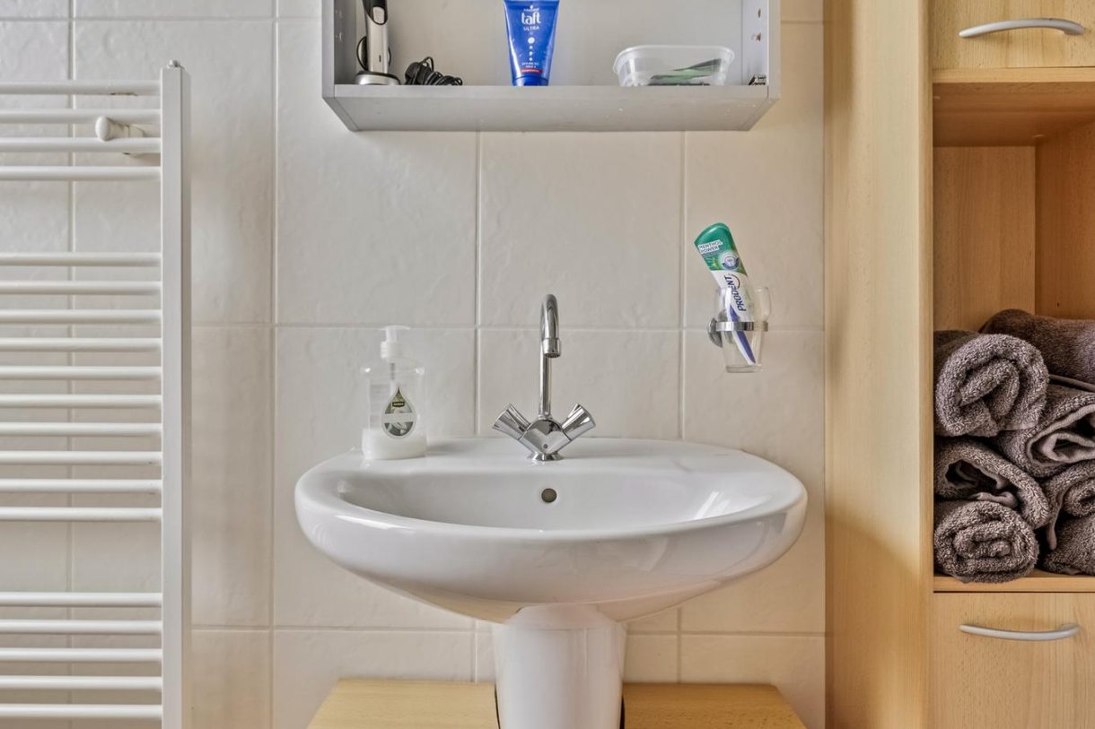 Te koop: Foto Woonhuis aan de Kerkstraat 10 in Munnekezijl