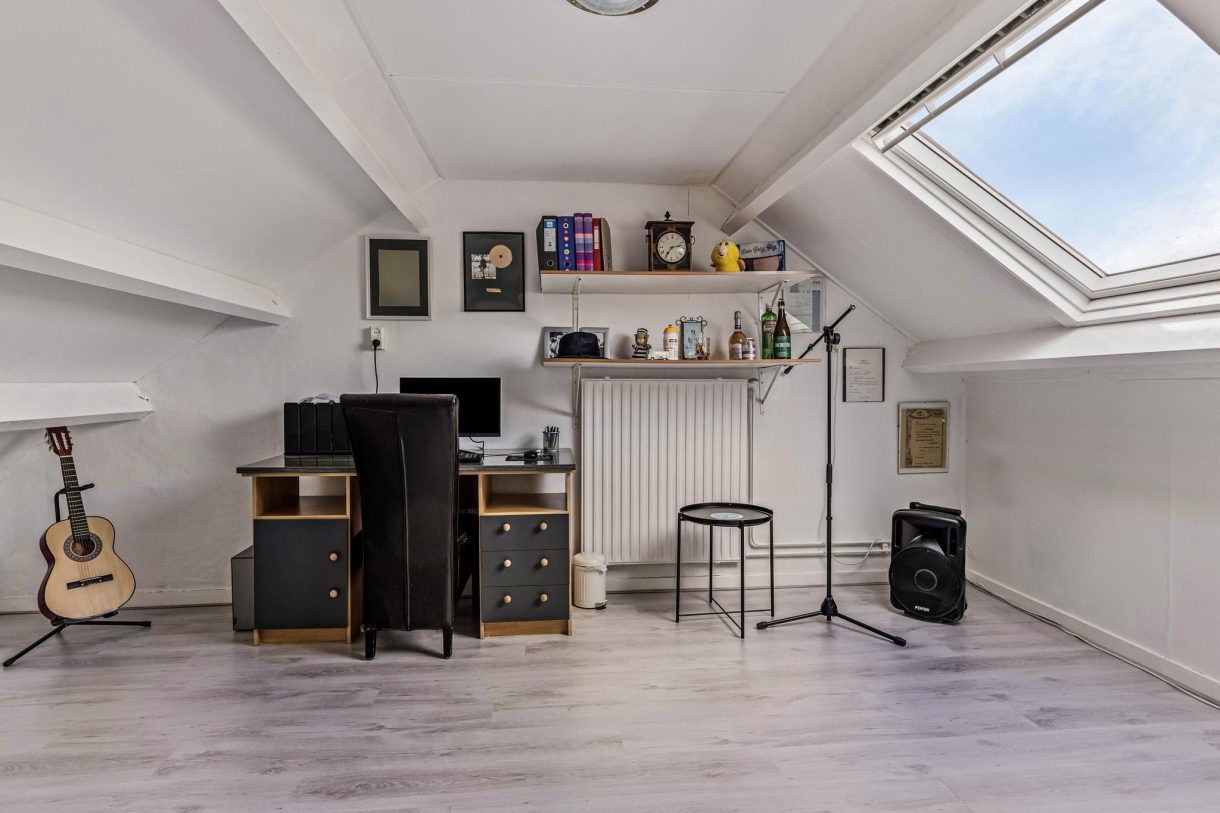 Te koop: Foto Woonhuis aan de Kerkstraat 10 in Munnekezijl