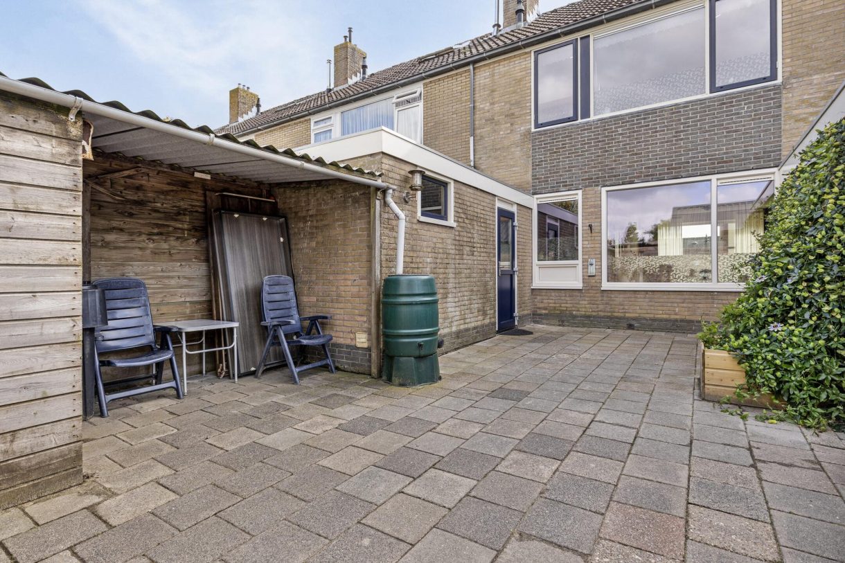 Te koop: Foto Woonhuis aan de Kerkstraat 10 in Munnekezijl