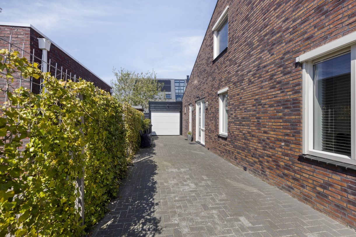 Te koop: Foto Woonhuis aan de De Vuurjuffer 11 in Eelderwolde