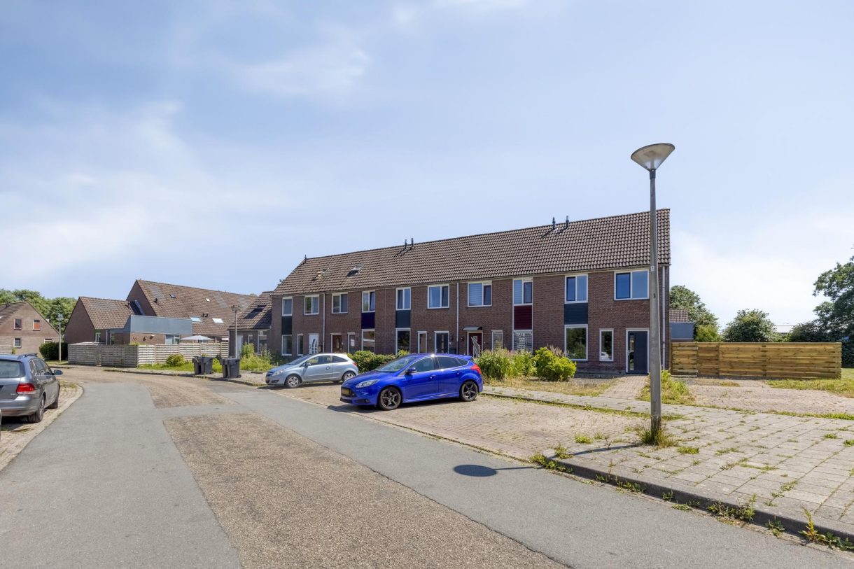 Te koop: Foto Woonhuis aan de Uilenhoek 37 in Delfzijl