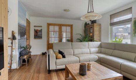 Te koop: Foto Woonhuis aan de Goudsbloemstraat 10 in Munnekezijl